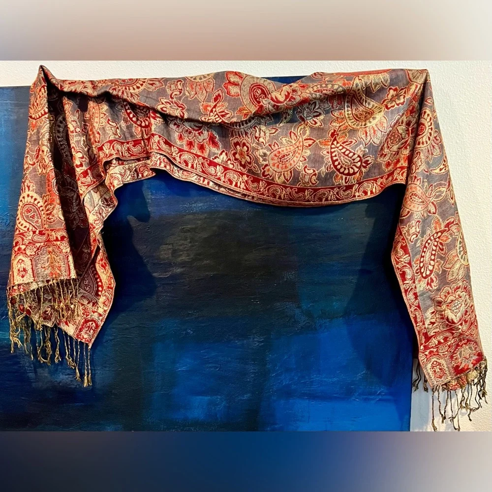 NWOT Paisley Pashmina Silk Wrap - Picture 3 of 6